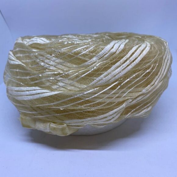 Vintage Cream Hat  - Picture 3 of 9